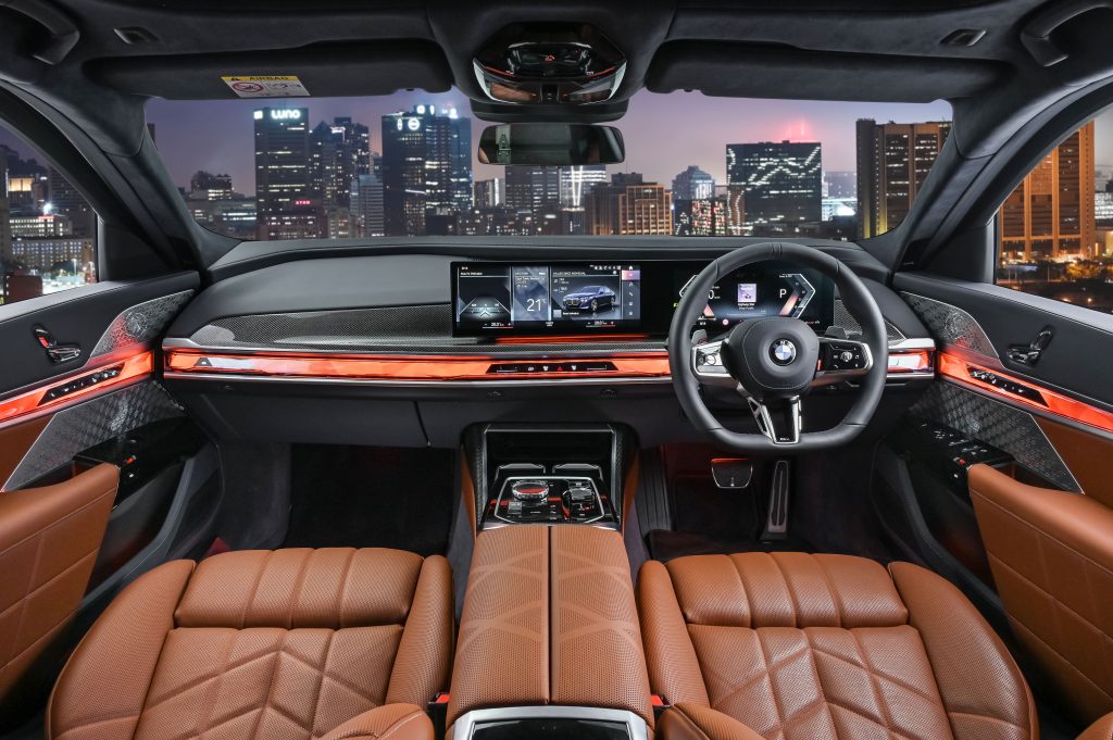 BMW 740i