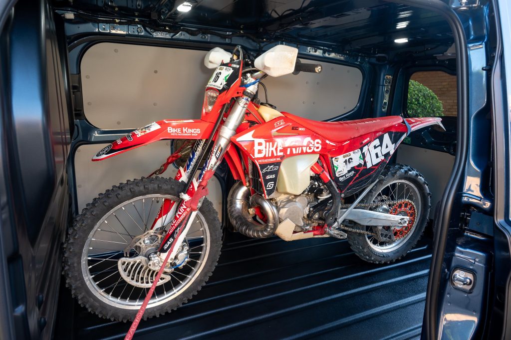 ford,tourneo custom,sport,america,south africa,van,bus