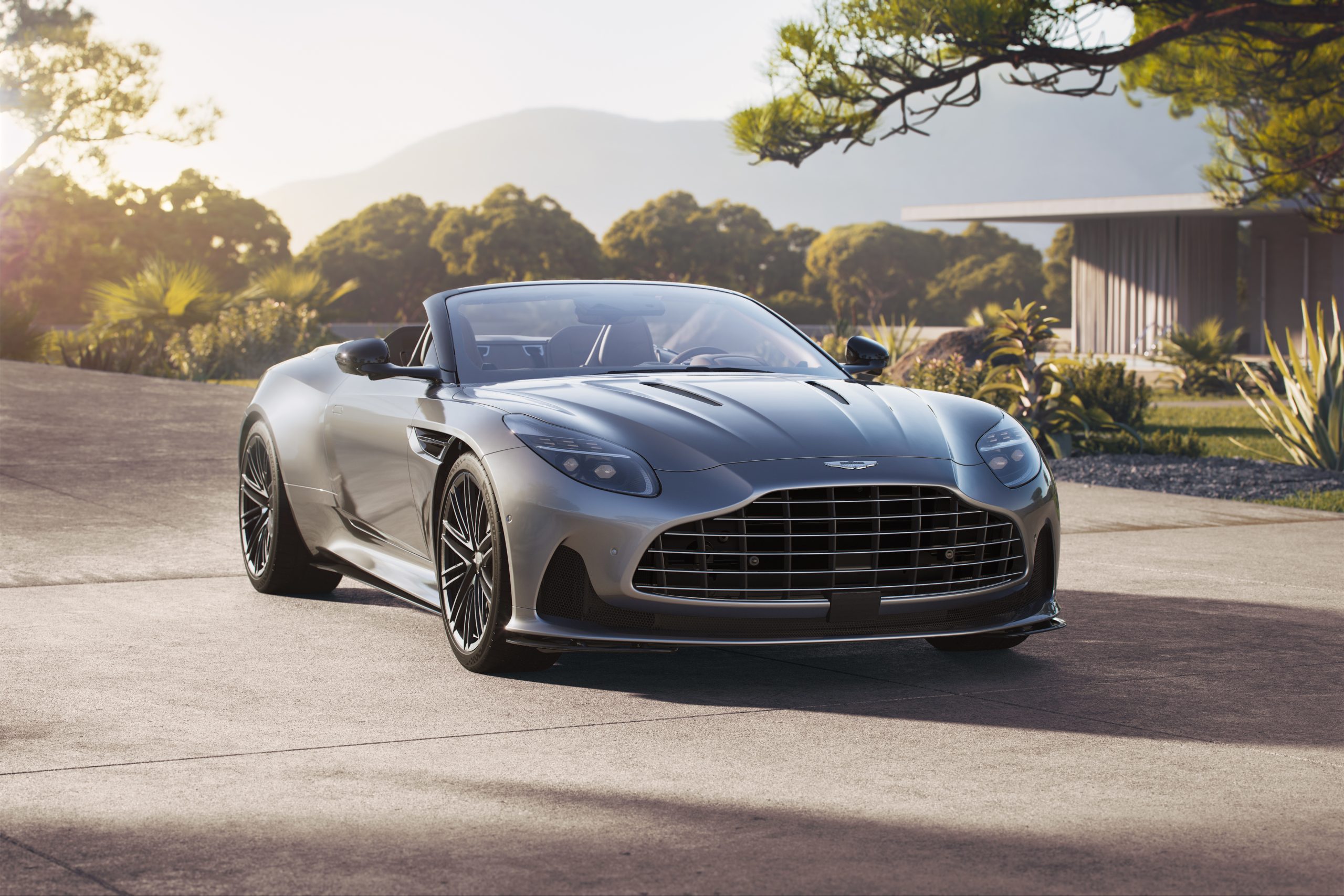 Aston Martin DB12 Volante