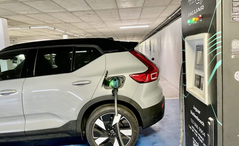 Volvo XC40 Recharge Single Motor Plus