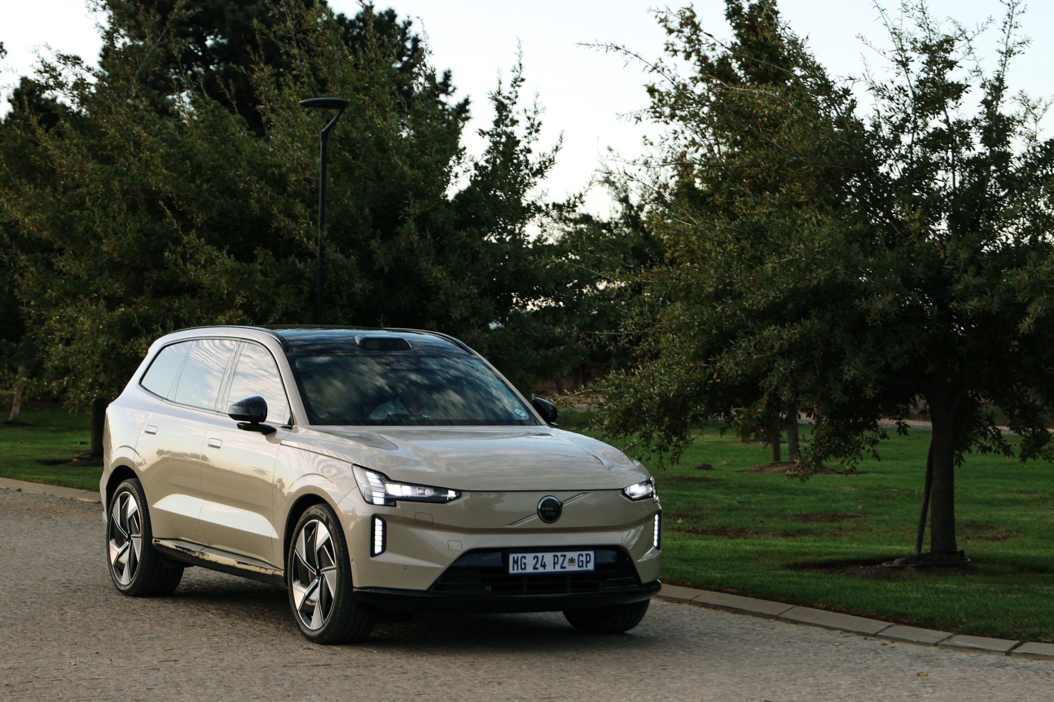 Volvo,EX90,sweden,south africa,expensive suv,